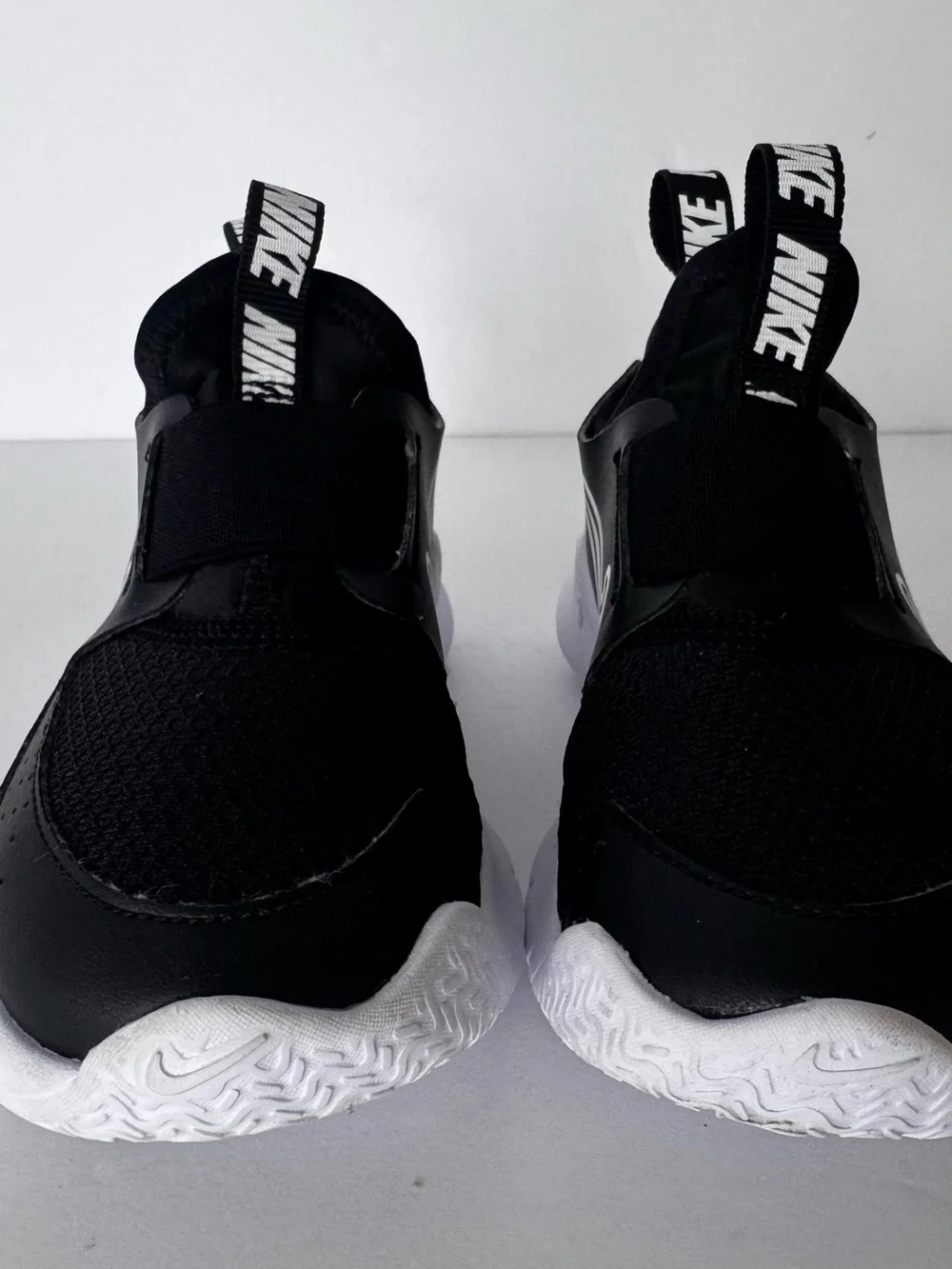 Nike Flex Runner 3 Toddler Size 10C Black White Slip-On Running Shoes FN1449-001